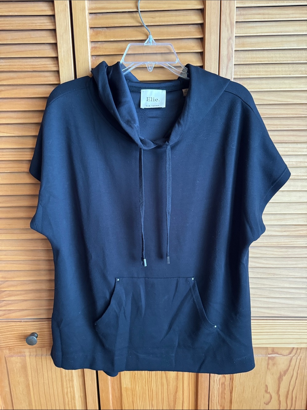 Elie. Tahari Black Short-Sleeve Hoodie pull over Top - Super Soft!